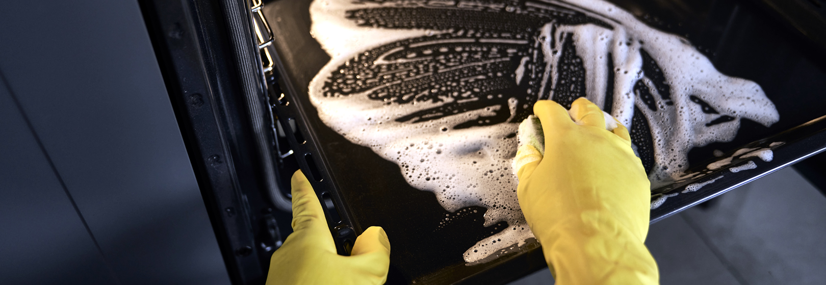 How to clean your oven a step-by-step guide Image (content_r2jnihydt6gbs47_560.jpg)